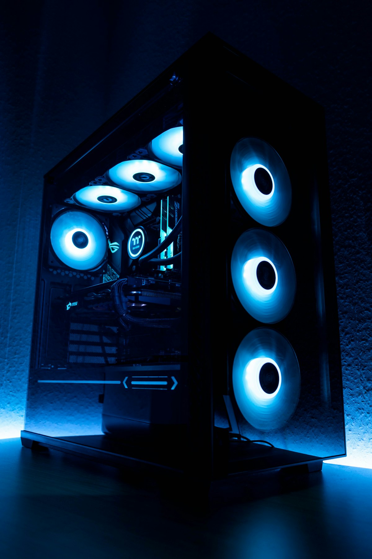RTX 5090 vs. Mac Mini M4 Pro