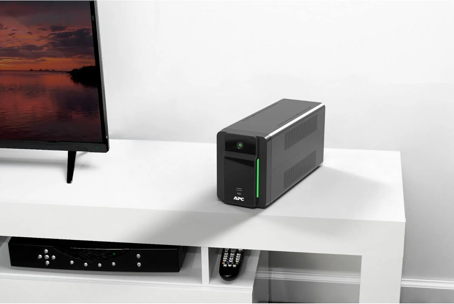 UPS APC Back-UPS BX1200MI 1200VA 650W UPS with AVR - 230V - 6 IEC C13 Outlets view 3